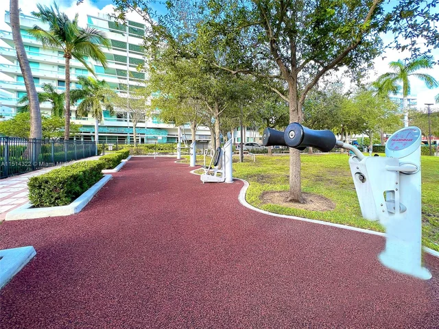 9270 E Bay Harbor Dr # 4B, Bay Harbor Islands FL 33154