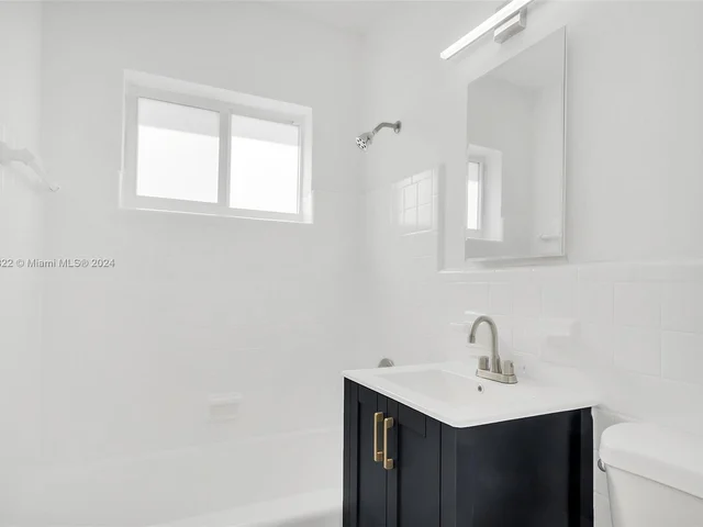 9270 E Bay Harbor Dr # 4B, Bay Harbor Islands FL 33154