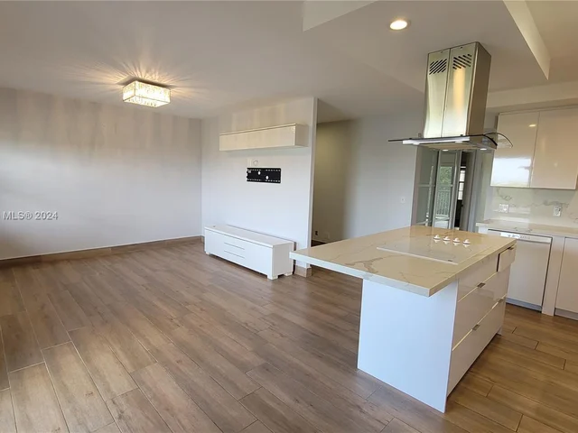 13450 SW 3rd St # 417D, Pembroke Pines FL 33027