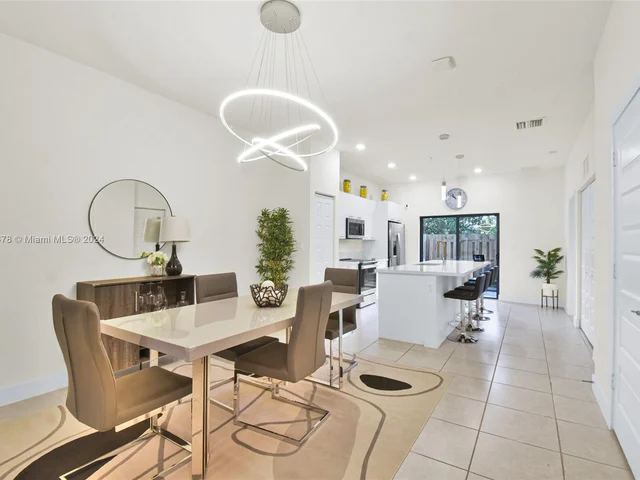 8195 NW 104th Ave # 2, Doral FL 33178