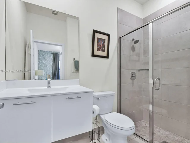 8195 NW 104th Ave # 2, Doral FL 33178