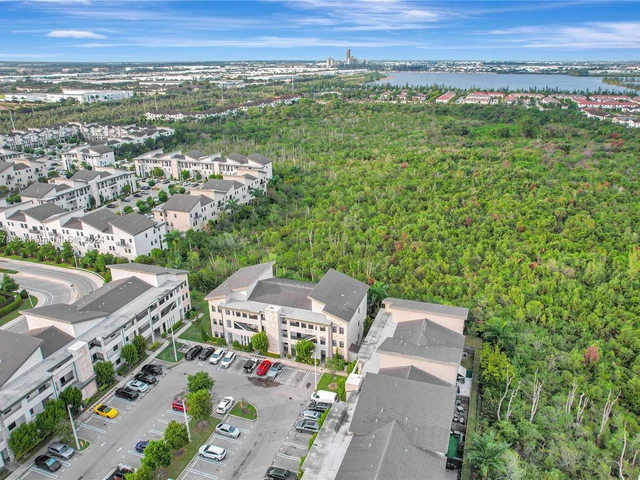 8195 NW 104th Ave # 2, Doral FL 33178