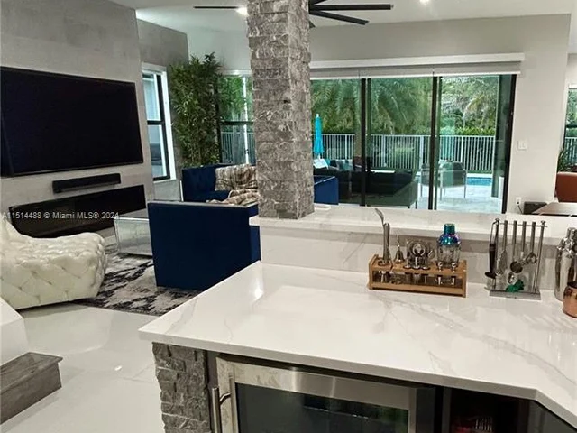 9203 NW 39th St, Coral Springs FL 33065