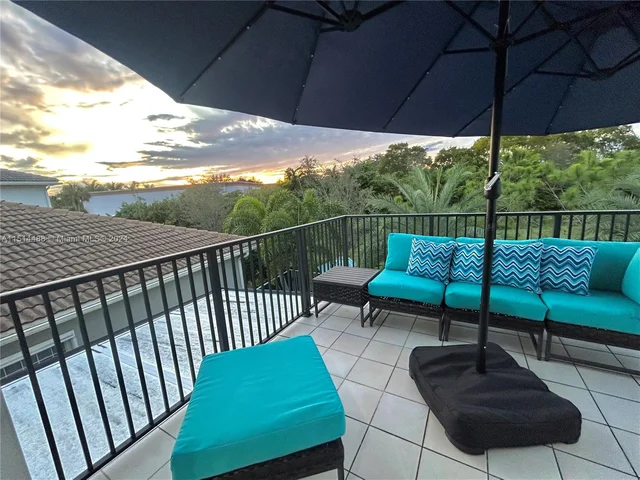 9203 NW 39th St, Coral Springs FL 33065