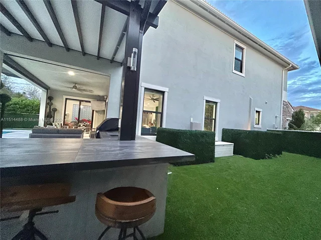 9203 NW 39th St, Coral Springs FL 33065