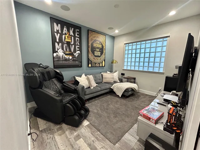 9203 NW 39th St, Coral Springs FL 33065