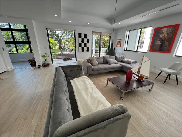 1014 NE 3rd St # 1, Fort Lauderdale FL 33301