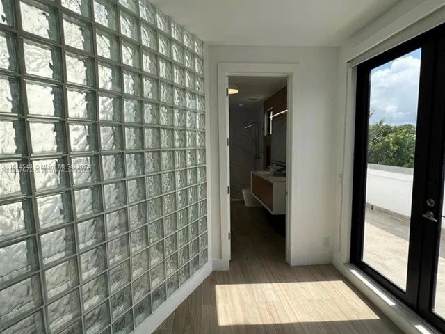 1014 NE 3rd St # 1, Fort Lauderdale FL 33301