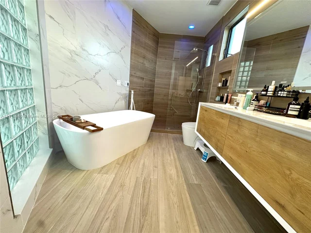 1014 NE 3rd St # 1, Fort Lauderdale FL 33301