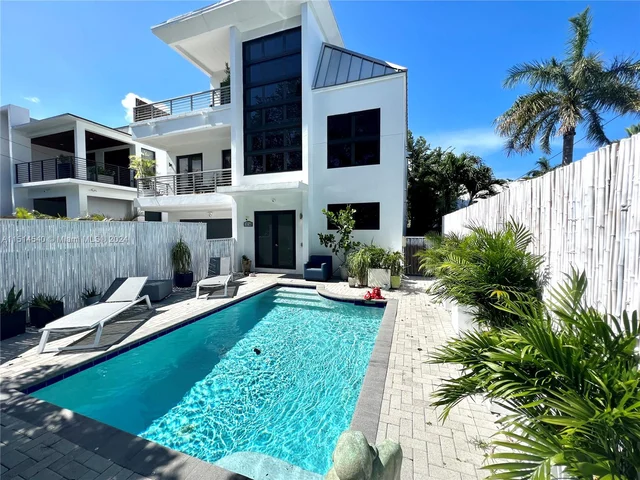 1014 NE 3rd St # 1, Fort Lauderdale FL 33301