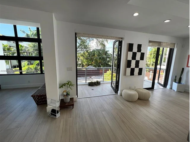 1014 NE 3rd St # 1, Fort Lauderdale FL 33301