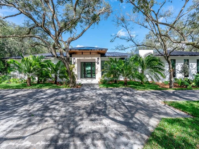 7777 SW 114th St, Pinecrest FL 33156