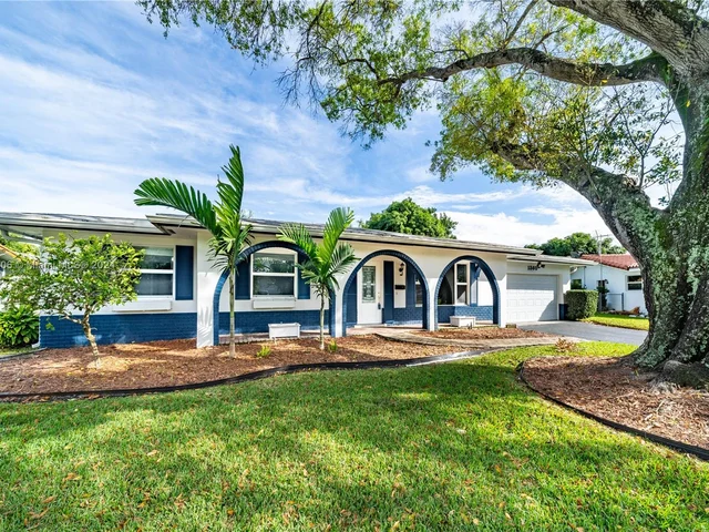 1360 NW 73rd Ave, Plantation FL 33313