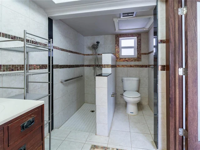 1360 NW 73rd Ave, Plantation FL 33313