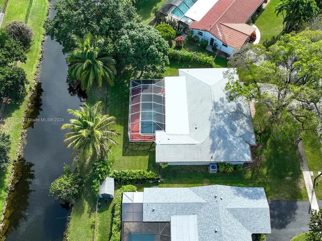 1360 NW 73rd Ave, Plantation FL 33313