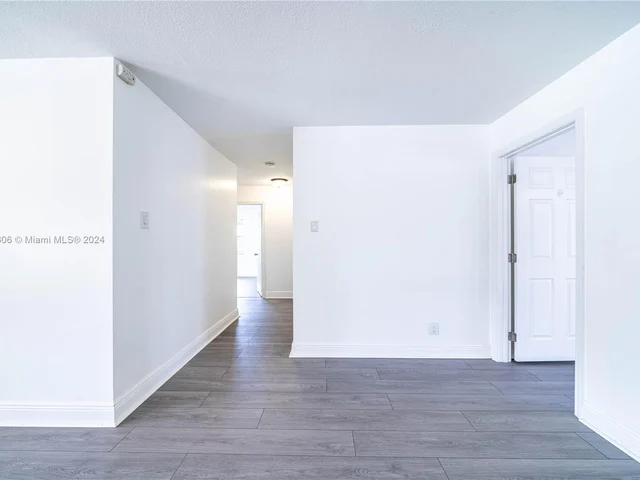 1360 NW 73rd Ave, Plantation FL 33313