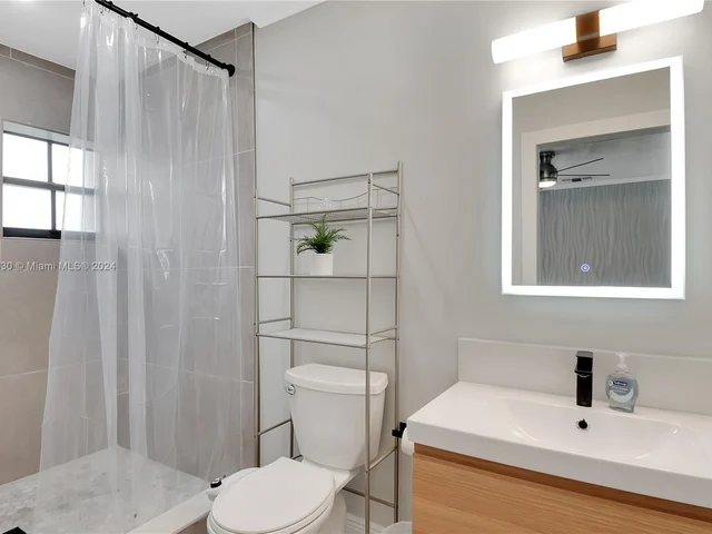 11426 NW 4th Ter # 11426, Sweetwater FL 33172