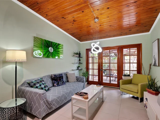 11426 NW 4th Ter # 11426, Sweetwater FL 33172