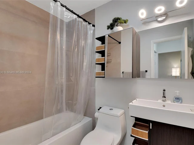 11426 NW 4th Ter # 11426, Sweetwater FL 33172