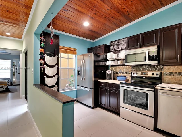 11426 NW 4th Ter # 11426, Sweetwater FL 33172