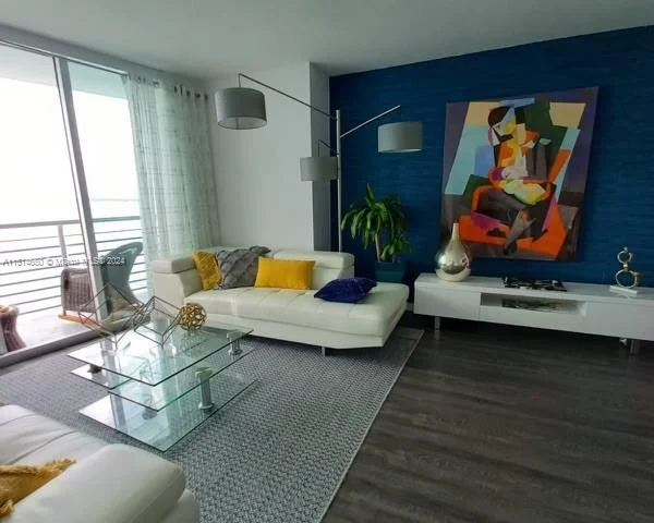 335 S Biscayne Blvd # 1012, Miami FL 33131