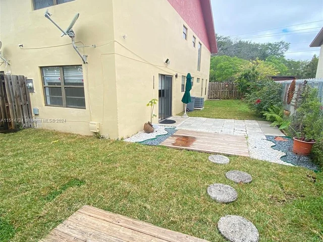 1616 NE 151st St # 1616, North Miami Beach FL 33162