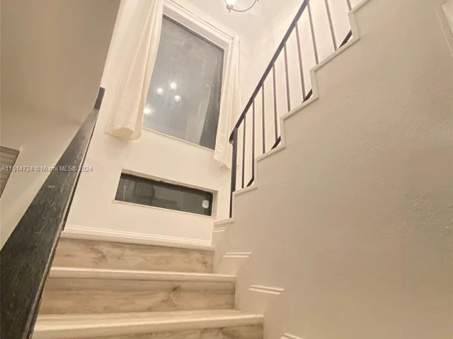 1616 NE 151st St # 1616, North Miami Beach FL 33162