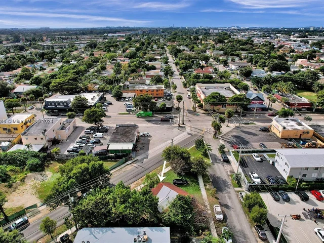 1745 NW 15th St Rd, Miami FL 33125