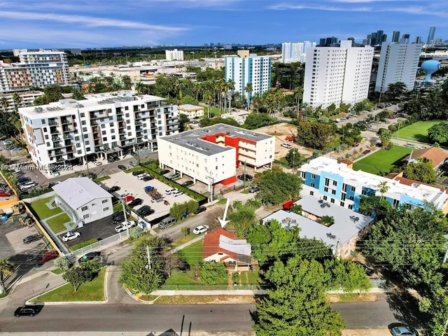 1745 NW 15th St Rd, Miami FL 33125