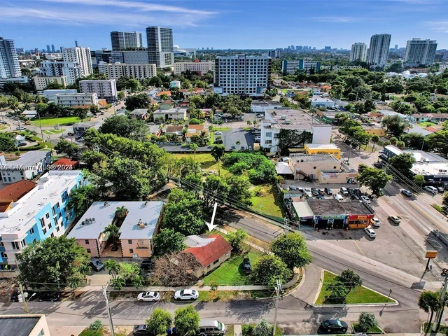 1745 NW 15th St Rd, Miami FL 33125