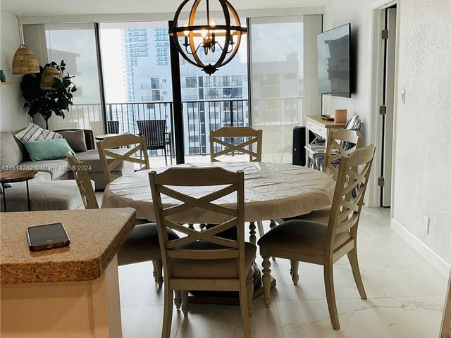 2101 S Ocean Dr # 2808, Hollywood FL 33019