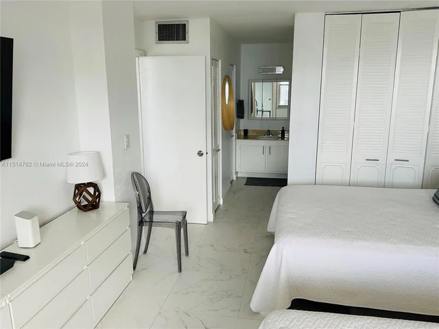 2101 S Ocean Dr # 2808, Hollywood FL 33019