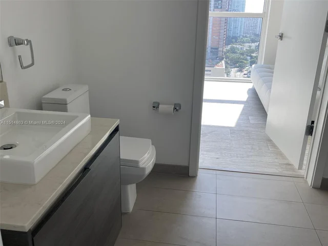 1080 Brickell Ave # 2700, Miami FL 33131