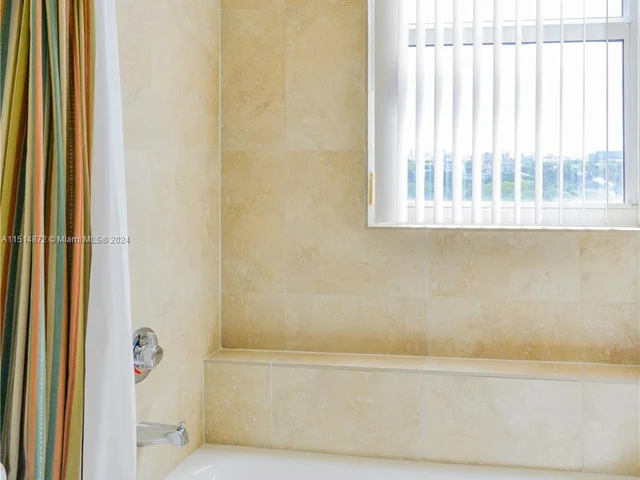 275 NE 18th St # 1002, Miami FL 33132