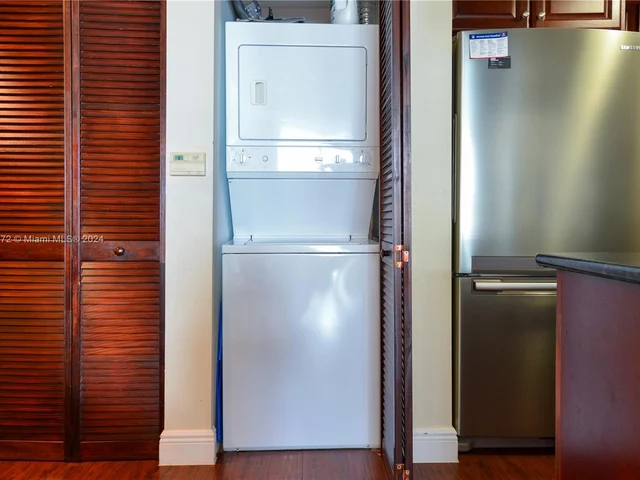 275 NE 18th St # 1002, Miami FL 33132