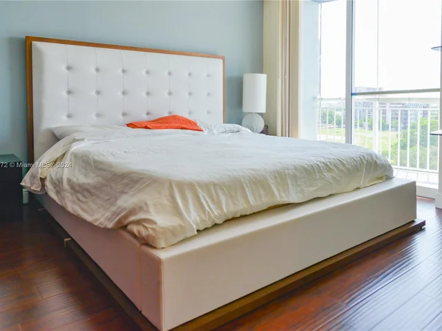 275 NE 18th St # 1002, Miami FL 33132