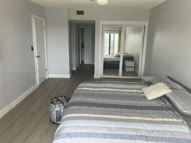 3150 N Palm Aire Dr # 805, Pompano Beach FL 33069