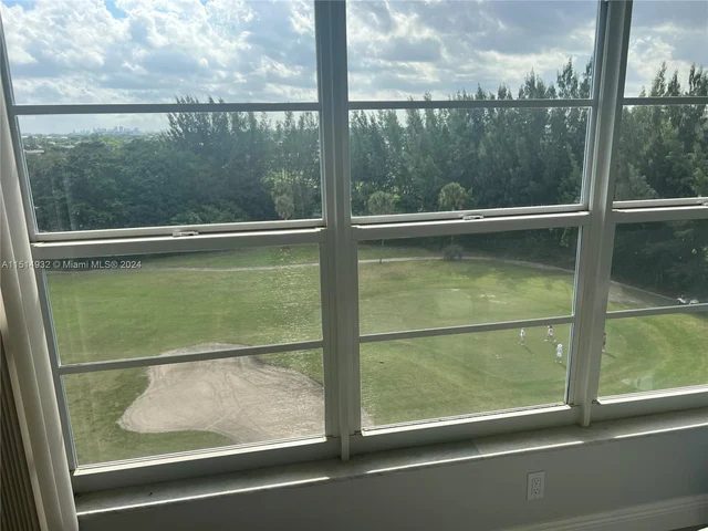 3150 N Palm Aire Dr # 805, Pompano Beach FL 33069