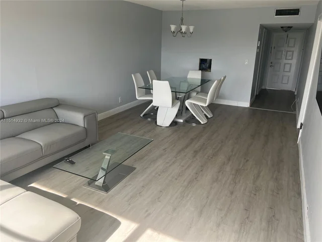 3150 N Palm Aire Dr # 805, Pompano Beach FL 33069