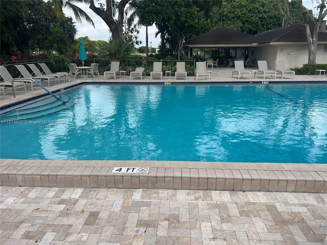 3150 N Palm Aire Dr # 805, Pompano Beach FL 33069