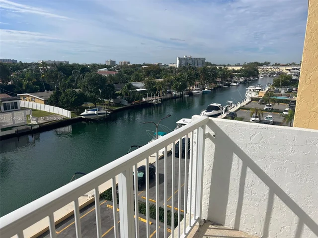 2020 NE 135th St # 504, North Miami FL 33181