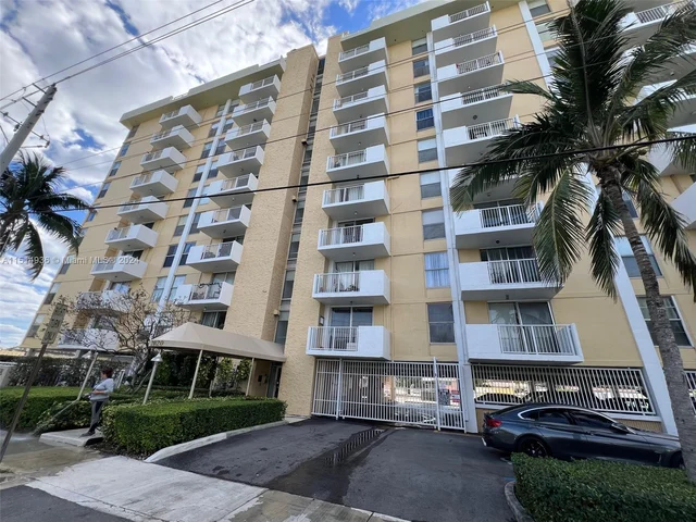 2020 NE 135th St # 504, North Miami FL 33181