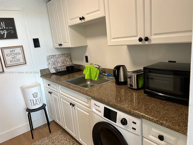 2020 NE 135th St # 504, North Miami FL 33181