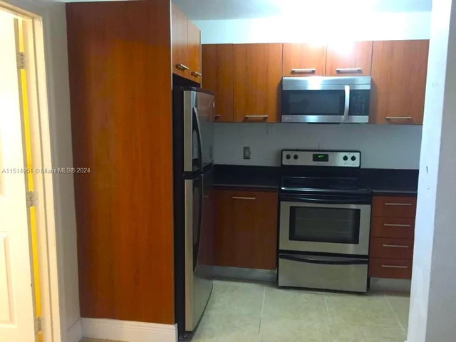 421 NE 68th St # 3, Miami FL 33138