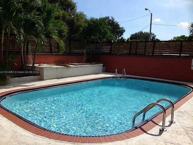 421 NE 68th St # 3, Miami FL 33138