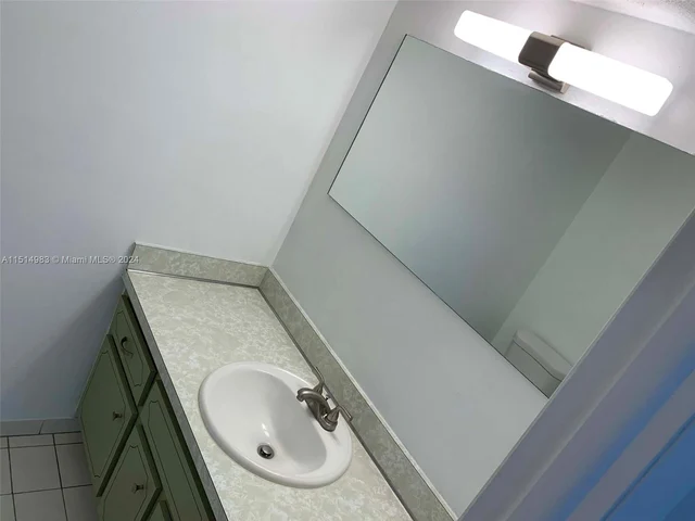 2771 Taft St # 207, Hollywood FL 33020