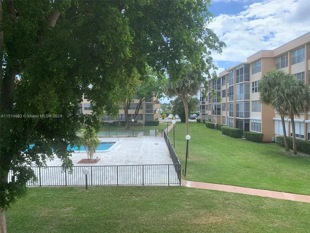 2771 Taft St # 207, Hollywood FL 33020