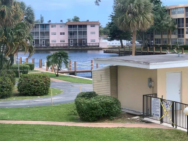 2771 Taft St # 207, Hollywood FL 33020