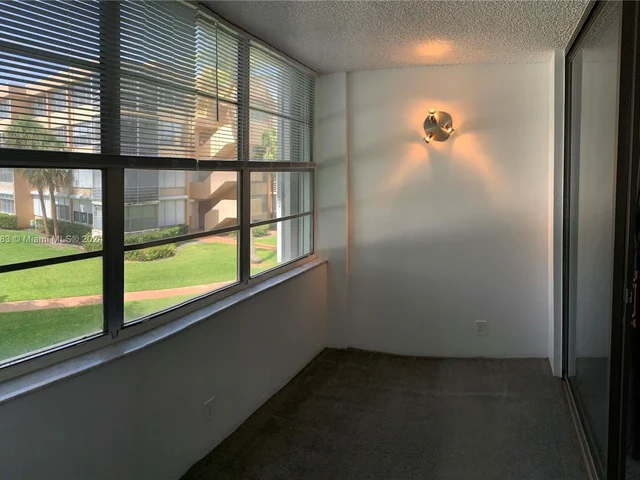 2771 Taft St # 207, Hollywood FL 33020