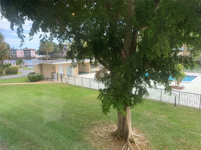 2771 Taft St # 207, Hollywood FL 33020